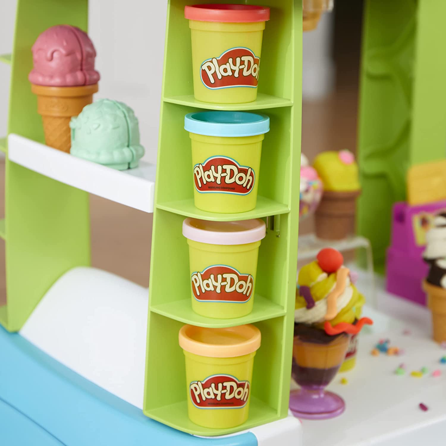 Play Doh - Kitchen Creations, Il Super Camioncino, playset con Cucina di  Grandi Dimensioni con Suoni realistici, 27 Accessori