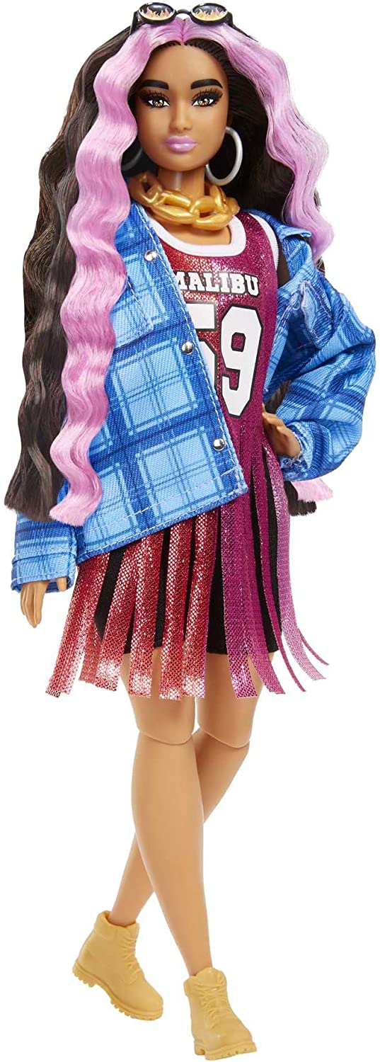 Barbie Extra Snodata con Lunghissimi Capelli Ondulati con Ciocche Rosa in  Vendita Online