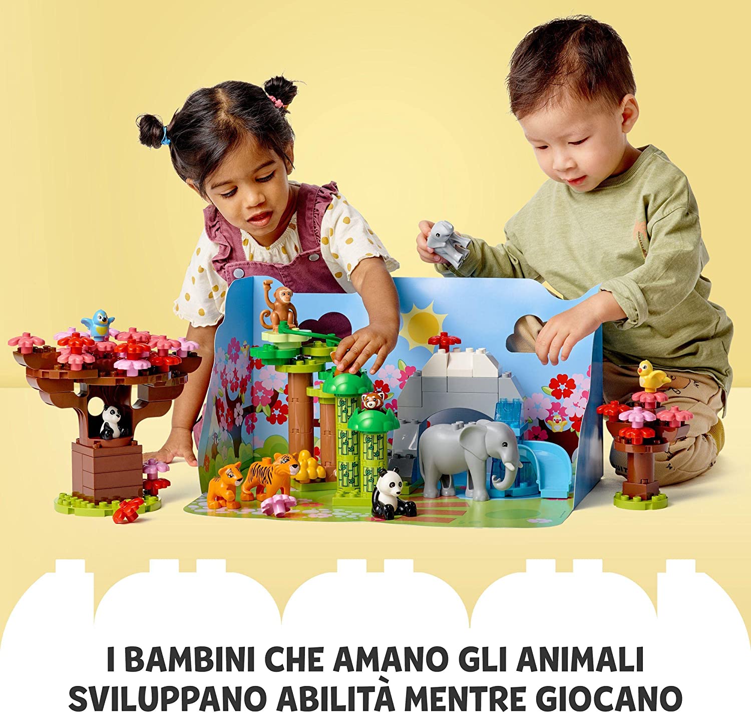 Giocattoli Educativi I Giochi Da Bambini Con Il Progettista Di Lego  Fotografia Stock - Immagine di mani, gioco: 107247178