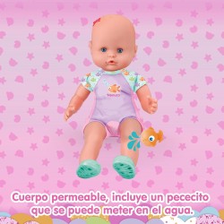 Nenuco - Mio primo bagno. Bambola morbida con corpo sommergibile, costume rosa, puoi metterla nella vasca da bagno, in piscina o