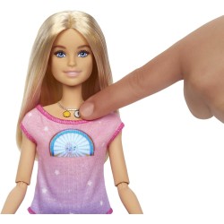 Mattel - Barbie Benessere e Meditazione, Luce e Musica per la Meditazione, Mascherina per Gli Occhi, Cagnolino e 3 Emoticon da c