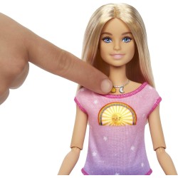 Mattel - Barbie Benessere e Meditazione, Luce e Musica per la Meditazione, Mascherina per Gli Occhi, Cagnolino e 3 Emoticon da c