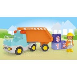 Playmobil - Junior 71685 Camion del cantiere, inclusi operaio edile e tre pietre impilabili, giocattolo sostenibile realizzato i