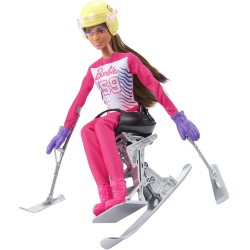 Mattel - Barbie - Sport Invernali Sciatrice Paralimpica, Bambola Barbie Mora Alta 30,4 cm con Maglia, Pantaloni, Casco, Guanti, 