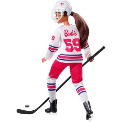 Mattel - Barbie - Giocatrice di Hockey, Bambola Curvy Sport Invernali Alta 30+ cm, con Maglia Sportiva e Accessori, Casco, Basto