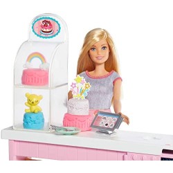 Barbie La Pasticceria Playset con Bambola Bionda, Isola per Cucinare, Forno e Accessori, Giocattolo per Bambini 4+ Anni