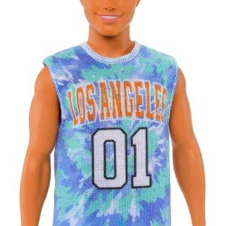 Mattel - Barbie Ken Fashionistas n.212, Capelli castani e Protesi alla Gamba, con Maglia Los Angeles, Pantaloncini Viola e Sneak