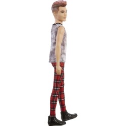 Barbie Fashionistas - Bambola Ken dai Capelli Castani con Punte Rosse, Canottiera e Pantaloni Scozzesi 176, GVY29