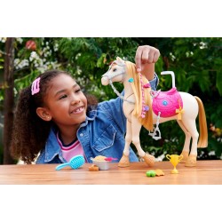 Mattel - Barbie Tornado, cavallo interattivo con luci, musica e accessori, balla e nitrisce, ispirato alla serie Netflix I miste