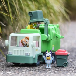 Giochi Preziosi - Bluey Camion Della Spazzatura - Playset Del Camion Della Spazzatura Visto Nella Serie Bluey, Con 2 Personaggi 