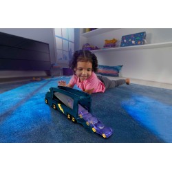 Fisher-Price - DC Batwheels - Bat-Autotreno, playset Autotreno con rampa e veicolo Bam Batmobile in scala 1:55 incluso, può cont