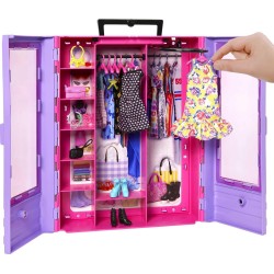 Mattel - Barbie Fashionistas Armadio Moda Look Playset con bambola, richiudibile e trasportabile, abiti, accessori e grucce - HJ