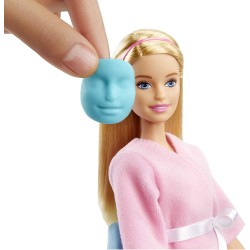 Mattel - Barbie alla Spa, Playset con Bambola, Cagnolino e Accessori, Giocattolo per Bambini 3+ Anni, GJR84