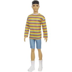 Mattel - Barbie - Bambola Ken Moro con Maglietta a Righe e Shorts, GRB91