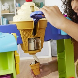 Play Doh -  Kitchen Creations, Il Super Camioncino, playset con Cucina di Grandi Dimensioni con Suoni realistici, 27 Accessori, 