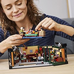 LEGO Ideas Central Perk, Gadget per il 25° Anniversario della Serie TV Friends, con Iconica Caffetteria e 7 Minifigure, Costruzi