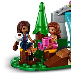 LEGO Friends La Cascata nel Bosco, Set di Costruzioni per Bambini di 5 Anni con le Mini Bamboline di Andrea e Olivia, 41677