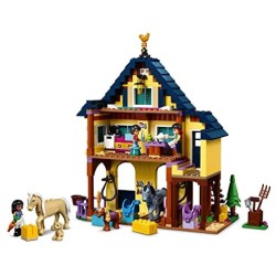 LEGO Friends Il Centro Equestre nel Bosco, Scuderia dei Cavalli Giocattolo per Bambini di 7 Anni con 2 Mini Bamboline, 41683