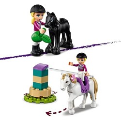 LEGO Friends Addestramento Equestre e Rimorchio, Set per Bambini di 4 Anni con 2 Mini Bamboline e Cavallo Giocattolo, 41441