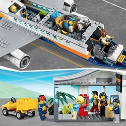 LEGO City Airport Aereo Passeggeri, con Terminale e Camion Giocattolo, Playset di Costruzioni per Bambini di 6+ Anni, 60262