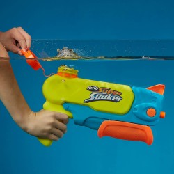 Nerf Super Soaker - Wave Spray, blaster ad acqua, beccuccio mobile che crea un getto ondoso travolgente - F63975L00