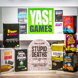 Rocco Giocattoli - Stupid Deaths - Yas! Games - L’Unico In Italiano - RG72352