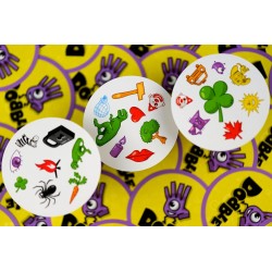 Asmodee - Dobble, Eco-Sleeve, Divertente Gioco da Tavolo per Tutta la Famiglia, 2-8 Giocatori, 6+ Anni, Edizione in Italiano