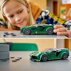 LEGO Speed Champions Lotus Evija, Macchina Giocattolo da Corsa, Modello Replica Auto Sportiva con Minifigure Pilota, Set da Coll