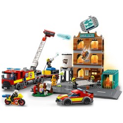 LEGO City Fire Vigili del Fuoco, Edificio con Fiamme, Camion dei Pompieri Giocattolo, Giochi per Bambini di 7 Anni, 60321