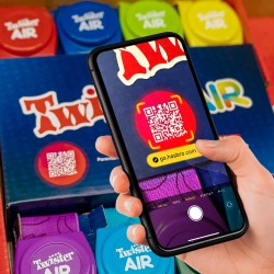 Hasbro - Gioco Twister Air, gioco Twister con app per realtà aumentata, si collega a dispositivi smart - F8158103