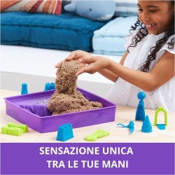 Kinetic Sand - Playset Regno di Sabbia, 1,13 kg di Sabbia Effetto Spiaggia, Formine e Accessori, Giochi Creativi, 3+ Anni - 6067