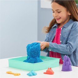 Kinetic Sand - Playset Castelli di Sabbia, Sabbia cinetica con Vaschetta, Sabbia Magica Colorata a Sorpresa 454gr, 3 Formine Inc