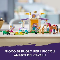 LEGO Friends Addestramento Equestre, Scuderia Cavalli Giocattolo con Pony, Mini Bamboline Aliya e Mia, Regalo per la Cura degli 