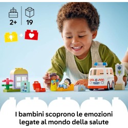 LEGO 10447 DUPLO Ambulanza e Autista, Giocattolo Educativo da 2 Anni, Giochi Didattici e di Ruolo con Autista del Veicolo e Pazi