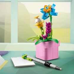 LEGO Creator 31169 - 3 in 1 Macchina da Scrivere con Fiori Giocattolo - Si Trasforma in Keytar o in Vaso, Modellini da Costruire